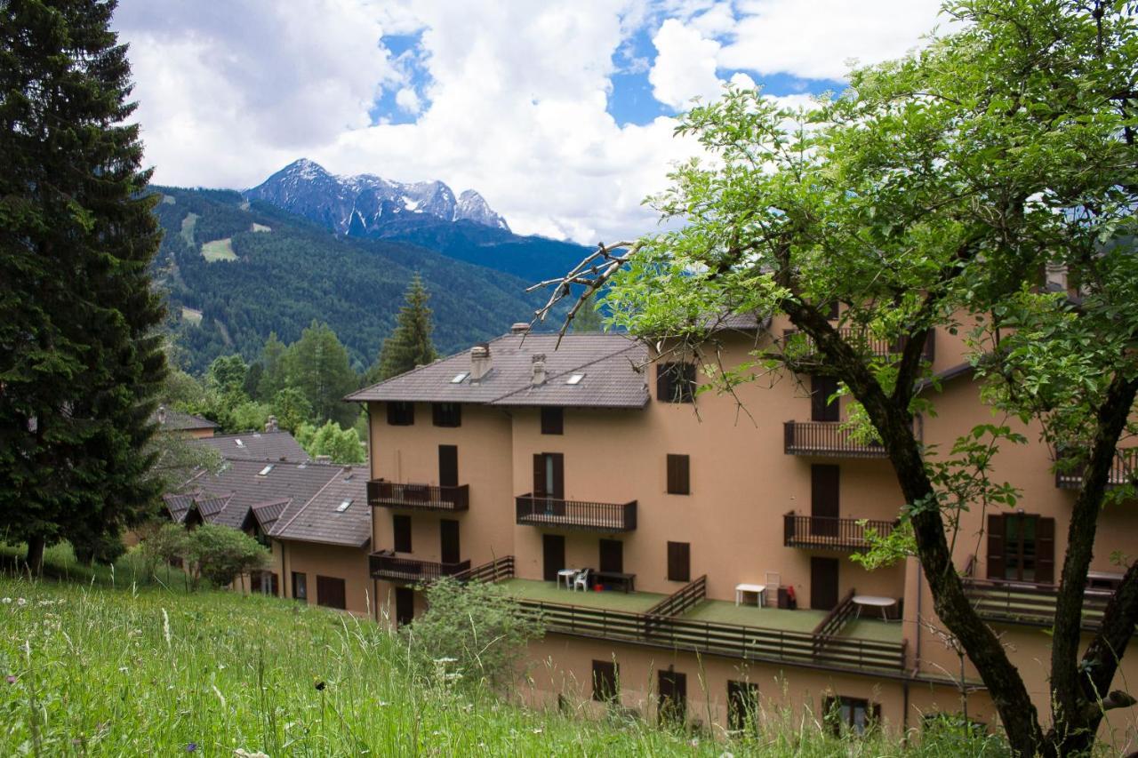 Tettuccio Montesole Aparthotel Ponte Di Legno Ngoại thất bức ảnh